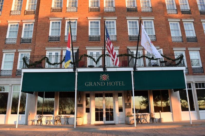 Natchez Grand Hotel On The River Exterior photo